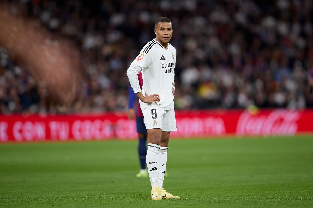 只触到球边 只触到球边